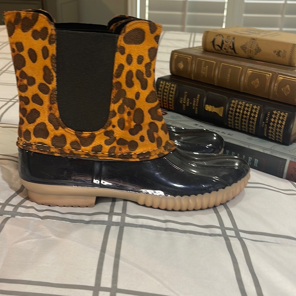 Rubber Boot With Suede Leopard Print - image 1